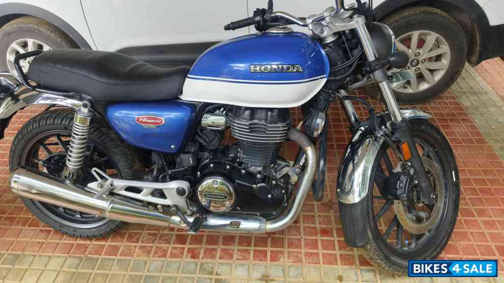 Athletic Blue Honda Hness CB350 DLX Pro