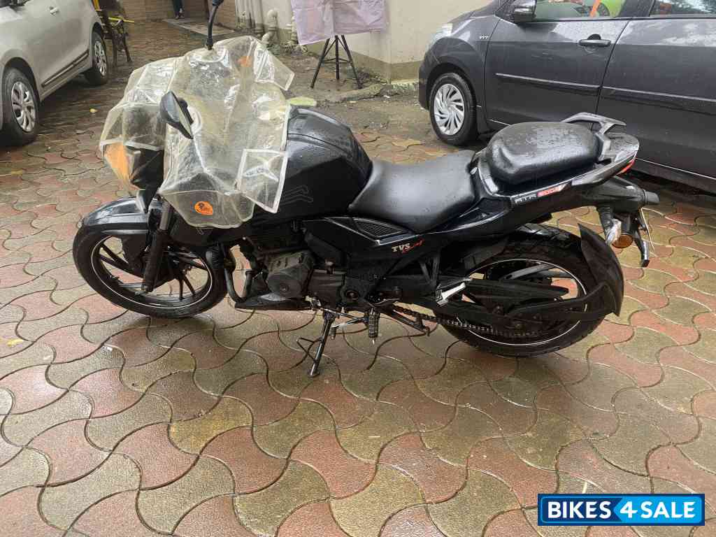 Matte Black TVS Apache RTR 200 4V