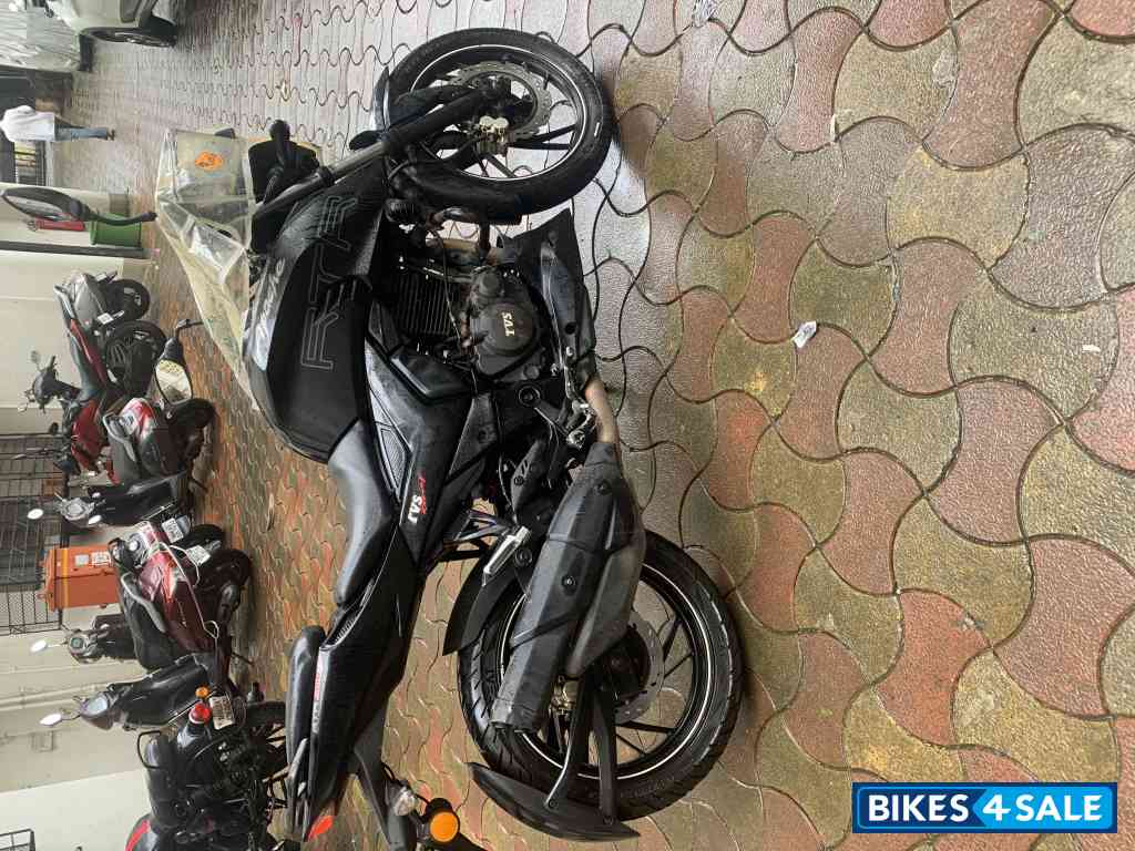 Matte Black TVS Apache RTR 200 4V Matte Black TVS Apache RTR 200 4V