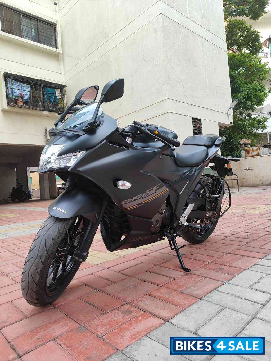 Matt Black Suzuki Gixxer SF 250 BS6