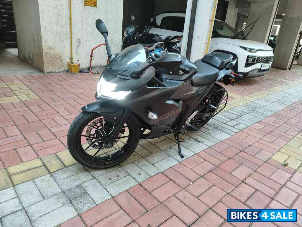 Matt Black Suzuki Gixxer SF 250 BS6