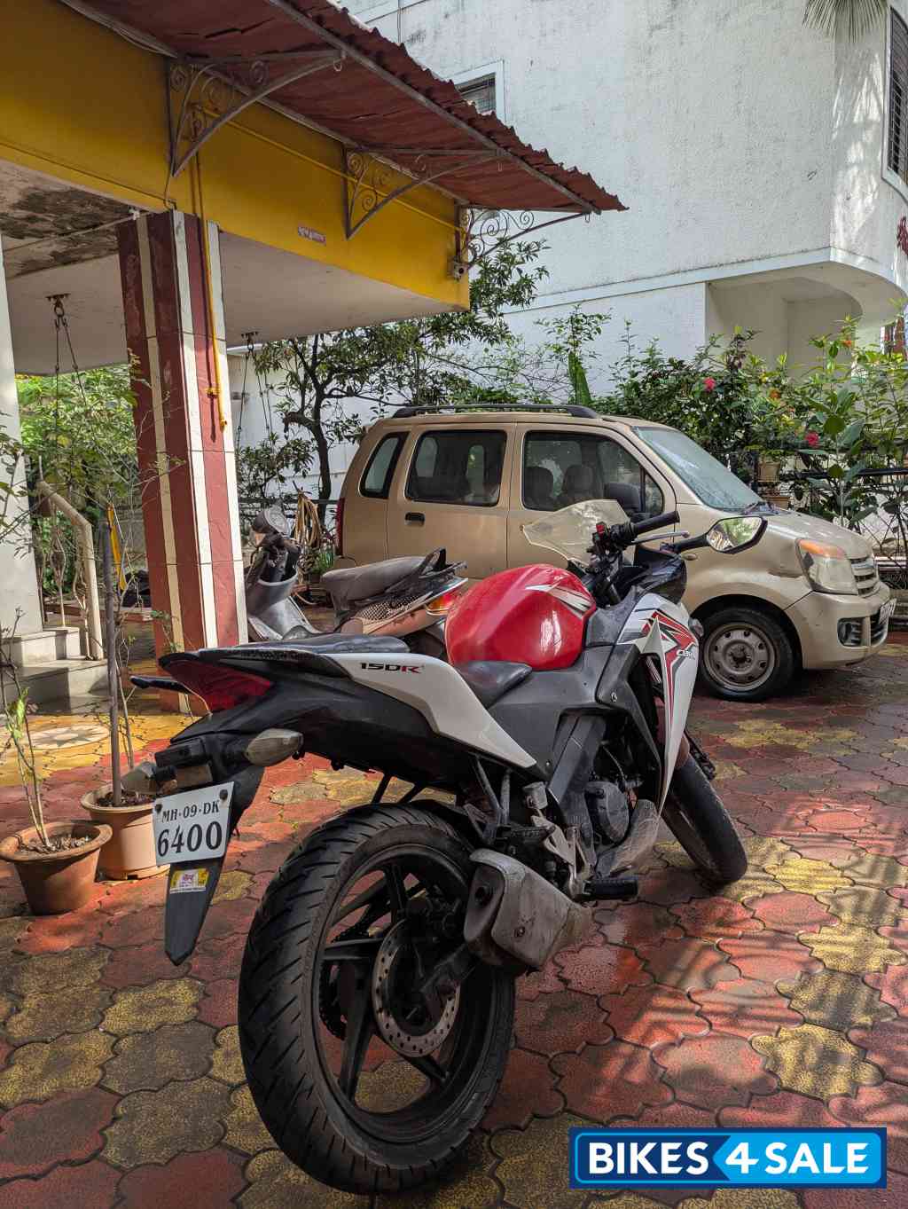 Red And White Honda CBR 150R