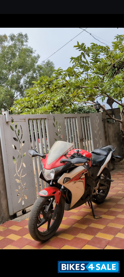 Red And White Honda CBR 150R