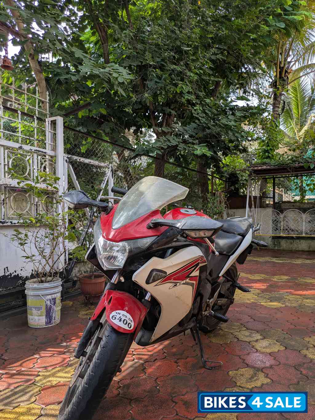 Red And White Honda CBR 150R