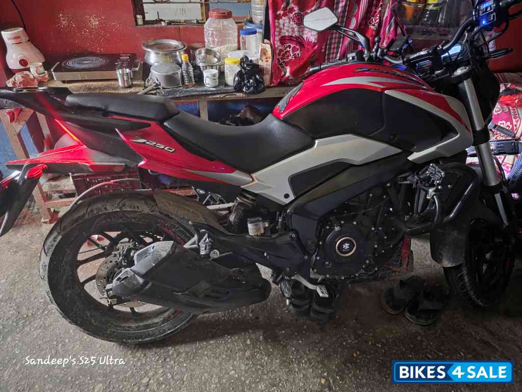 Bajaj Dominar 250 2022