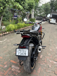 Red Triumph Speed 400