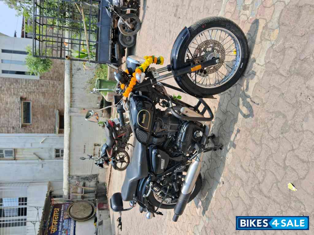 Benelli Imperiale 400