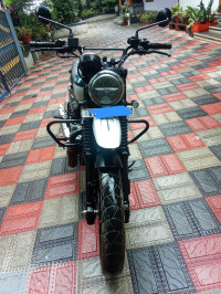 Yezdi Scrambler Dual Tone