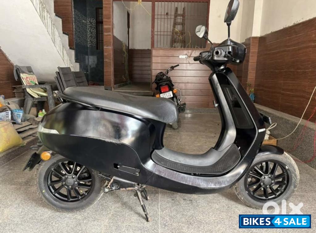 Matte Black Ola S1 Pro