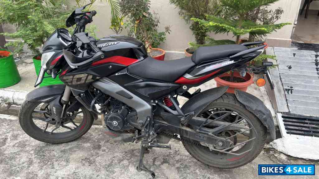 Bajaj Pulsar 200 NS