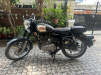 Black Royal Enfield Bullet 350