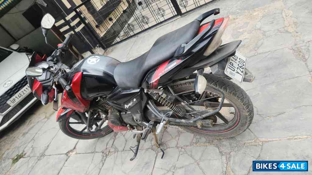 Black & Red TVS Apache RTR 160