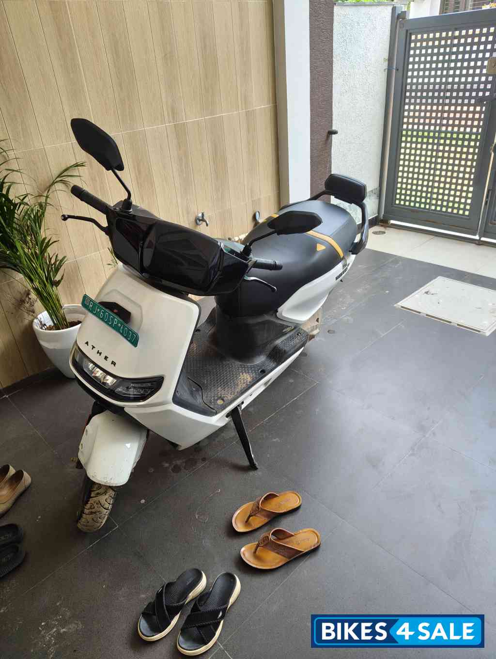 White Mt Ather Rizta Z