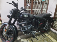 Royal Enfield Classic Stealth Black 2022 Model