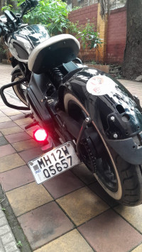 Black Chorme Jawa 42 Bobber Black Mirror