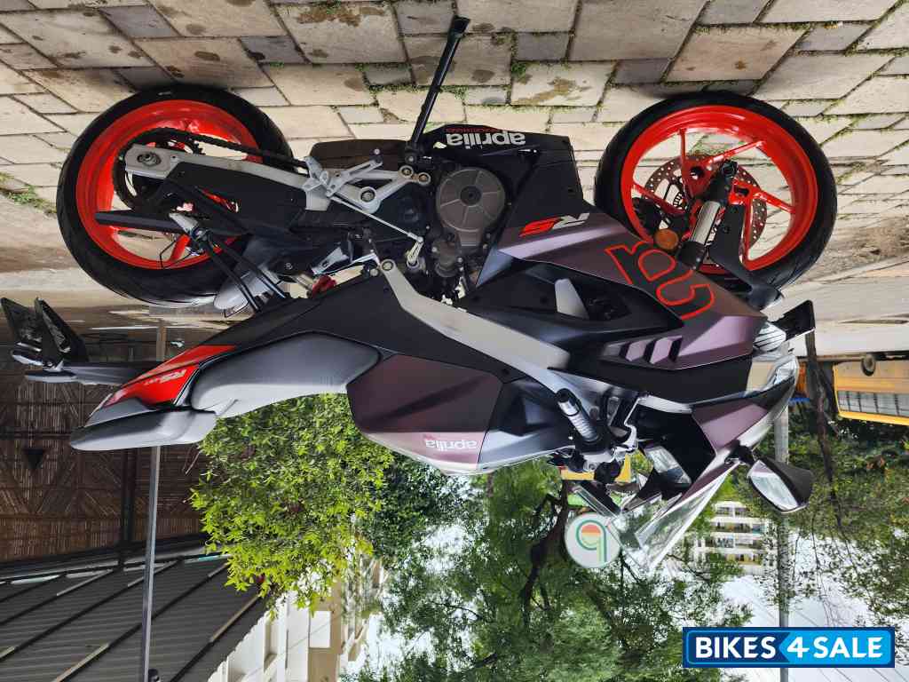 Prismatic Dark Aprilia RS 457