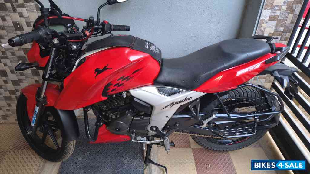 TVS Apache RTR 160 4V