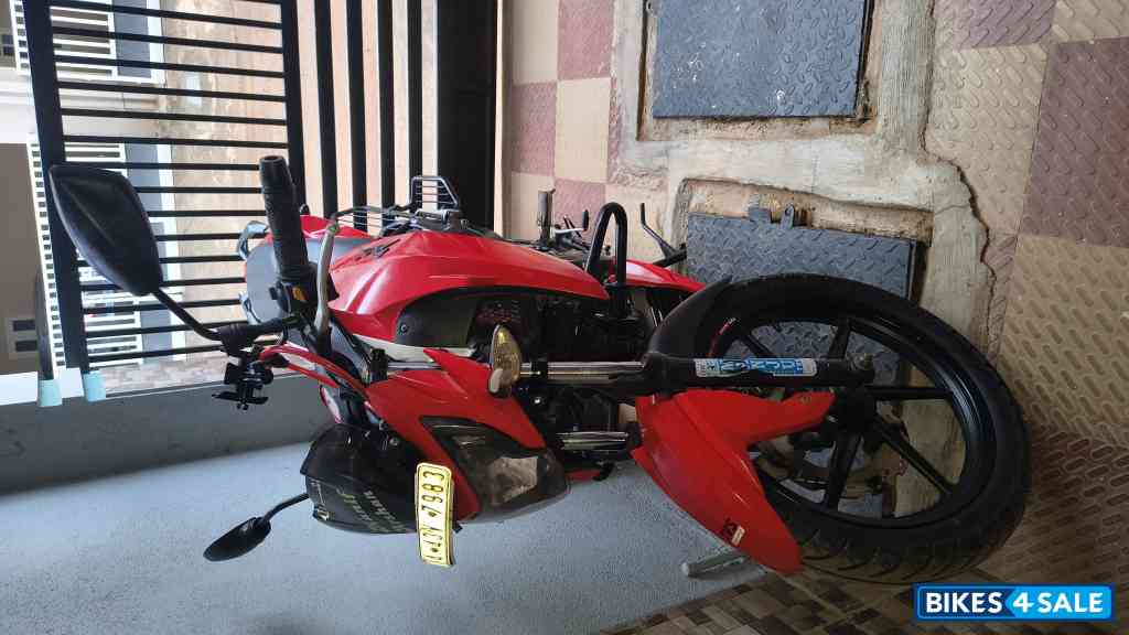 TVS Apache RTR 160 4V