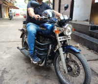 Blue Royal Enfield Thunderbird 350