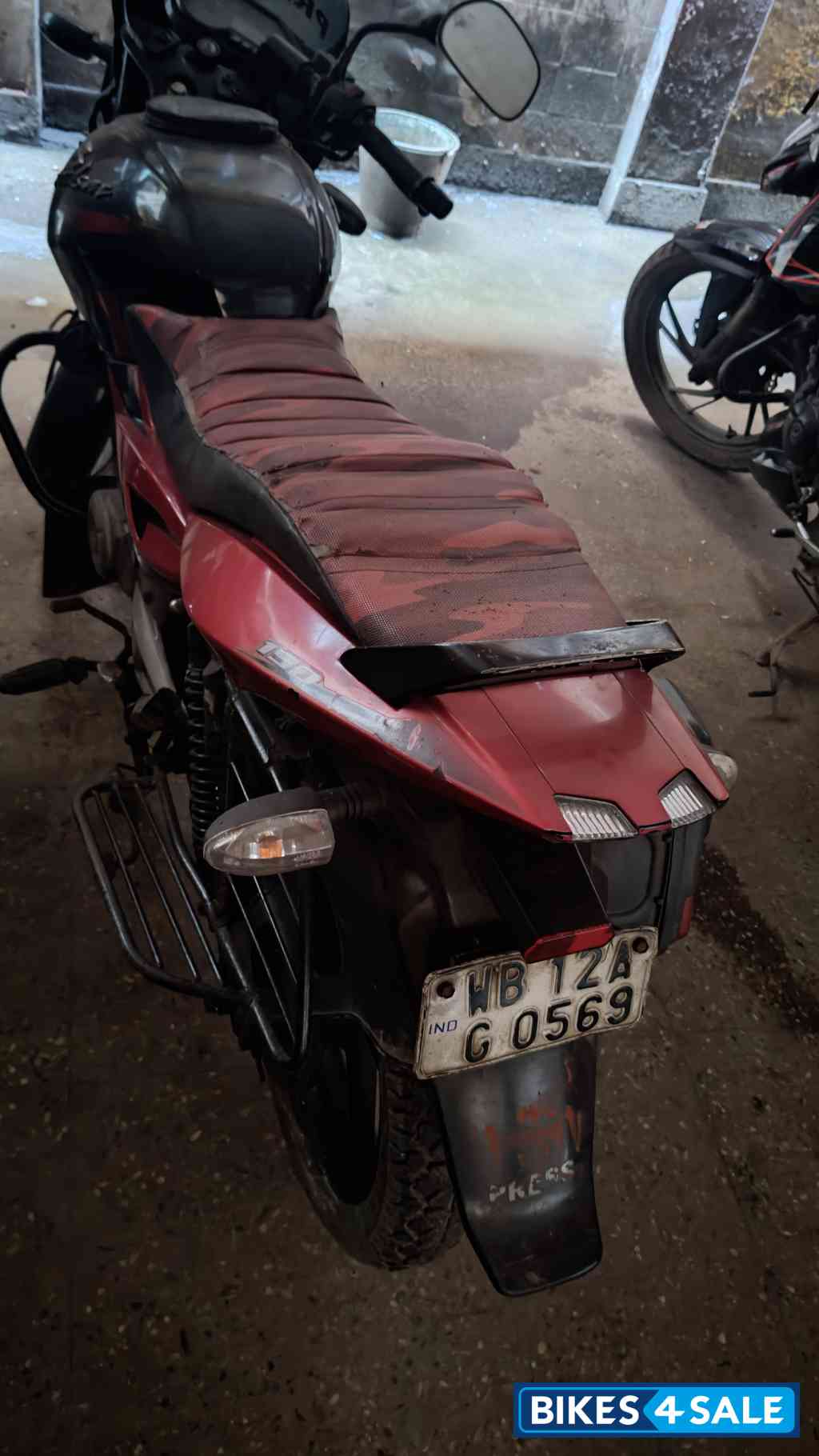 Black & Wine Bajaj Pulsar 150 DTSi