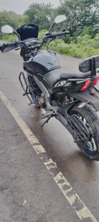 Midnight Blue Bajaj Dominar 400