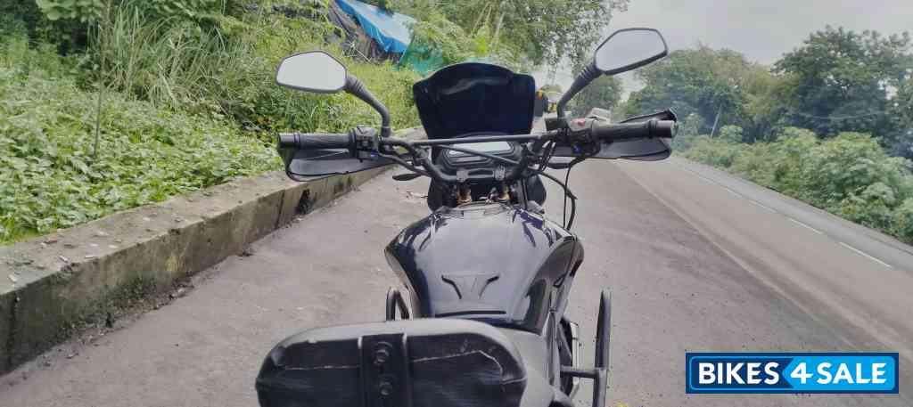 Midnight Blue Bajaj Dominar 400