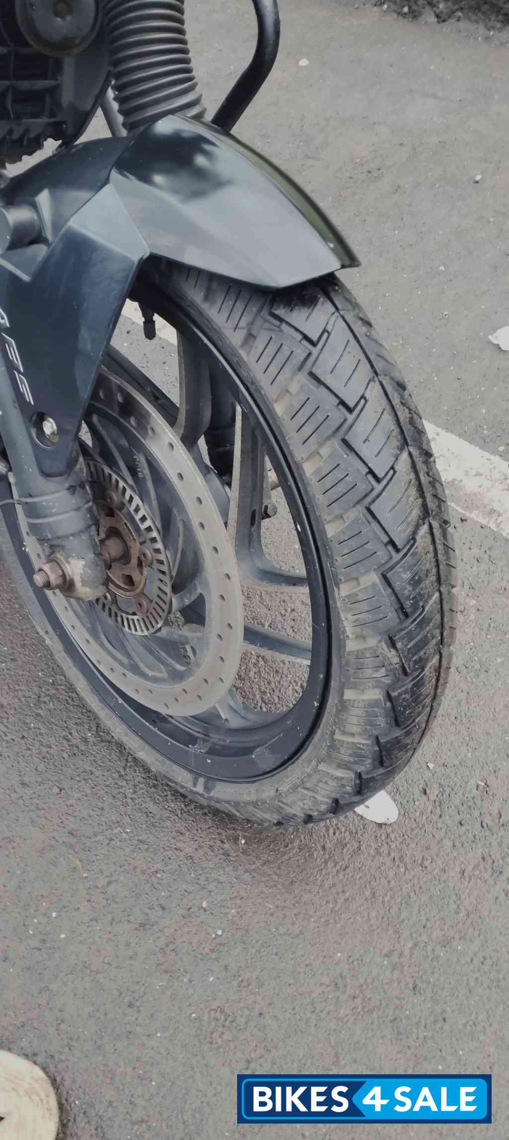 Midnight Blue Bajaj Dominar 400