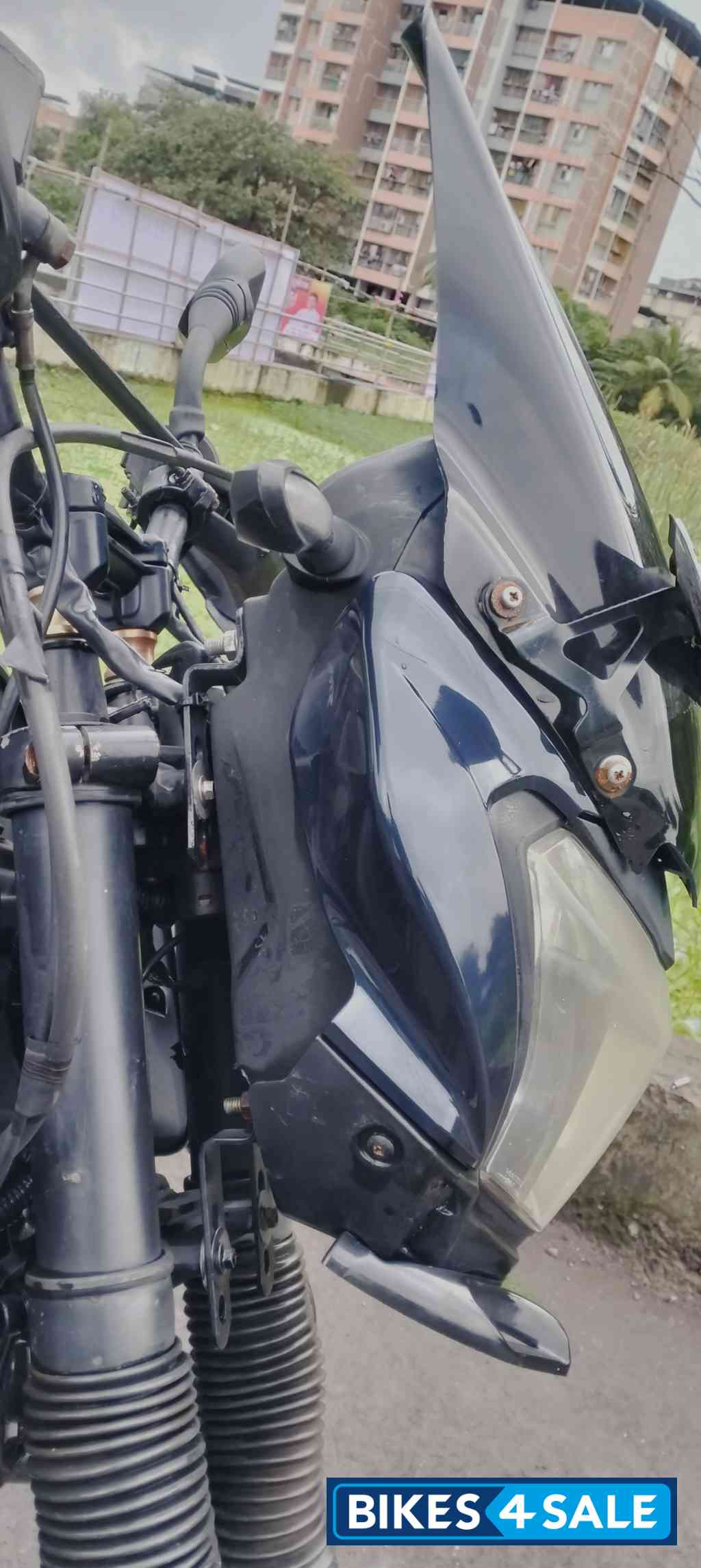 Midnight Blue Bajaj Dominar 400