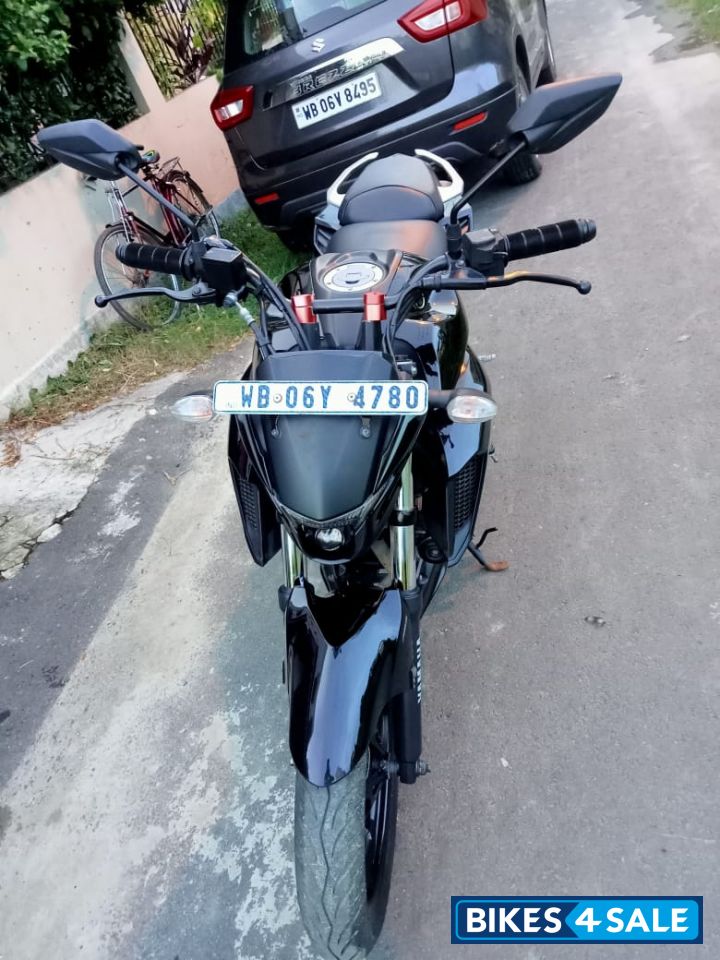Black Yamaha FZ