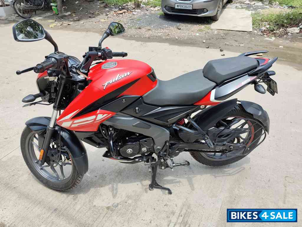 Red Bajaj Pulsar NS 125