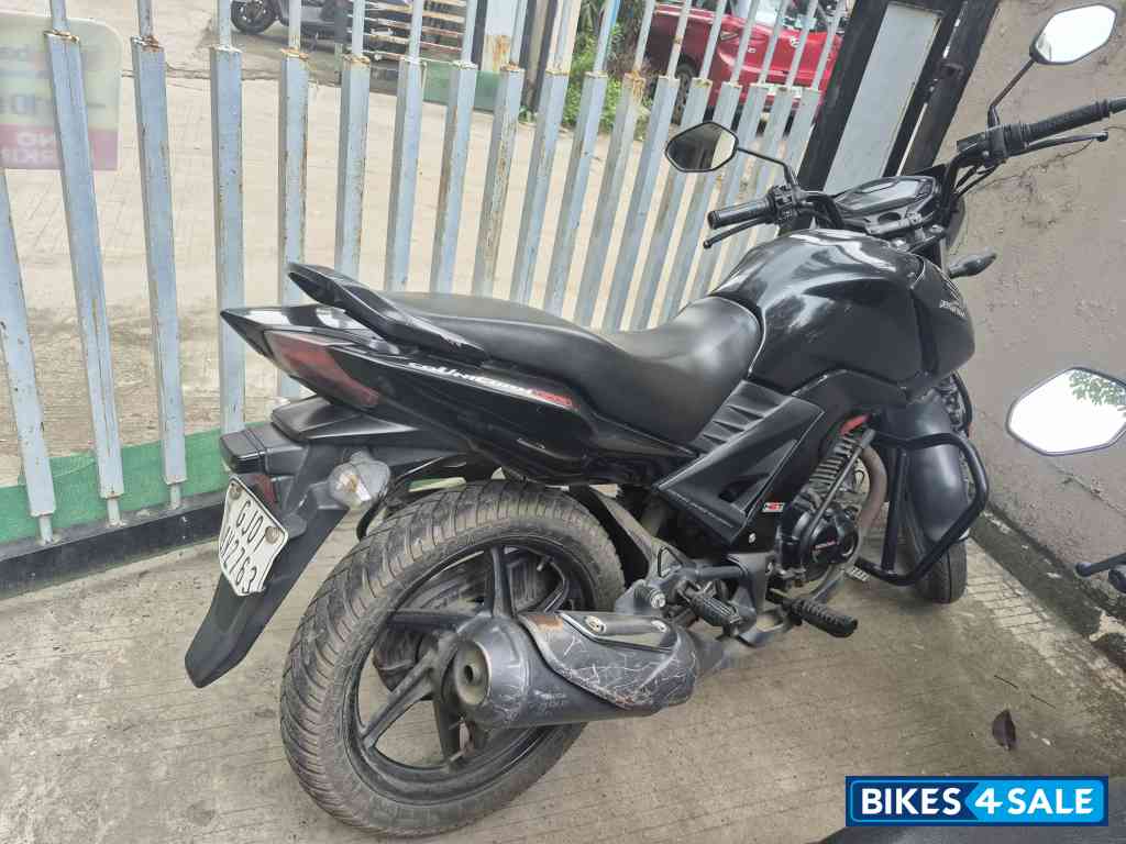 Black Honda CB Unicorn 160