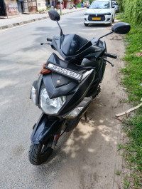 Black Yamaha Cygnus Ray ZR