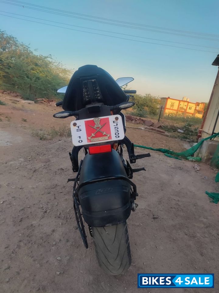 White & Black KTM RC 390