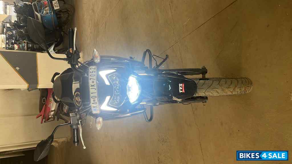 Black TVS Apache RTR 160 4V BS6 Black TVS Apache RTR 160 4V BS6