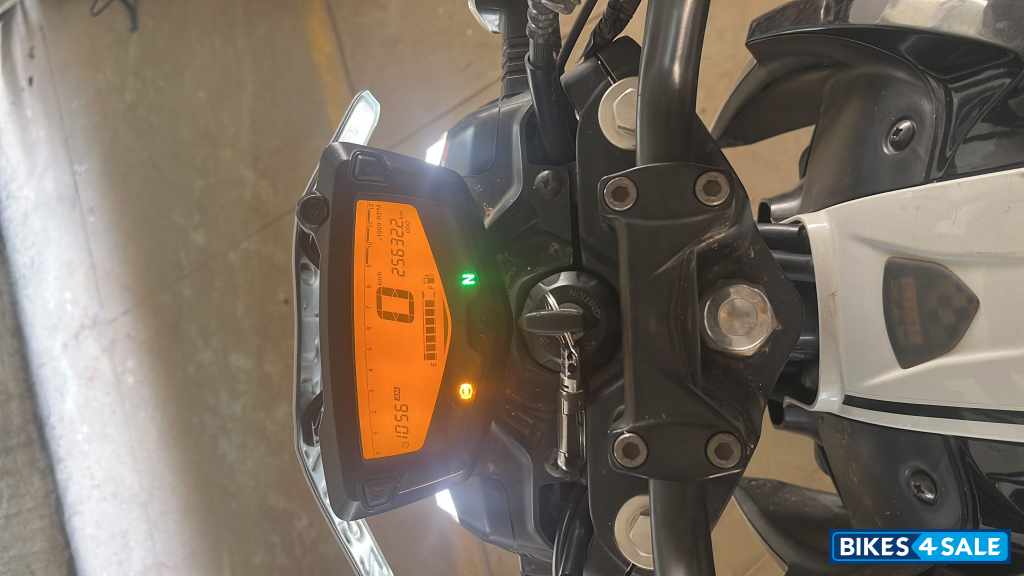 Black TVS Apache RTR 160 4V BS6 Black TVS Apache RTR 160 4V BS6