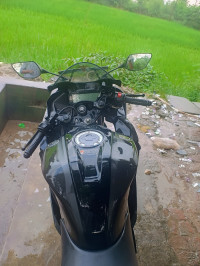 Black Yamaha YZF R15 V3