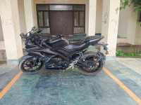 Black Yamaha YZF R15 V3