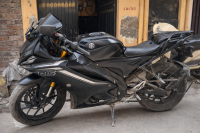 Dark Knight Yamaha R15 V4
