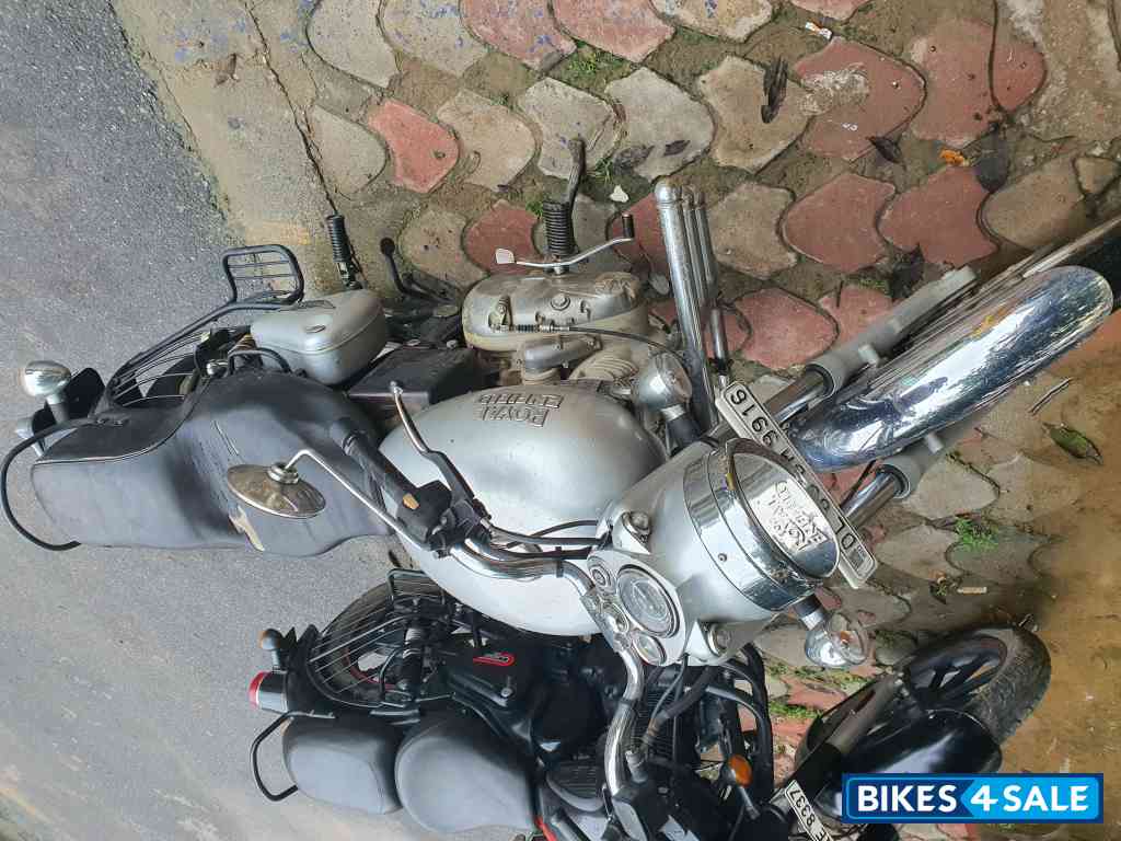 Silver Royal Enfield Bullet Electra Silver Royal Enfield Bullet Electra