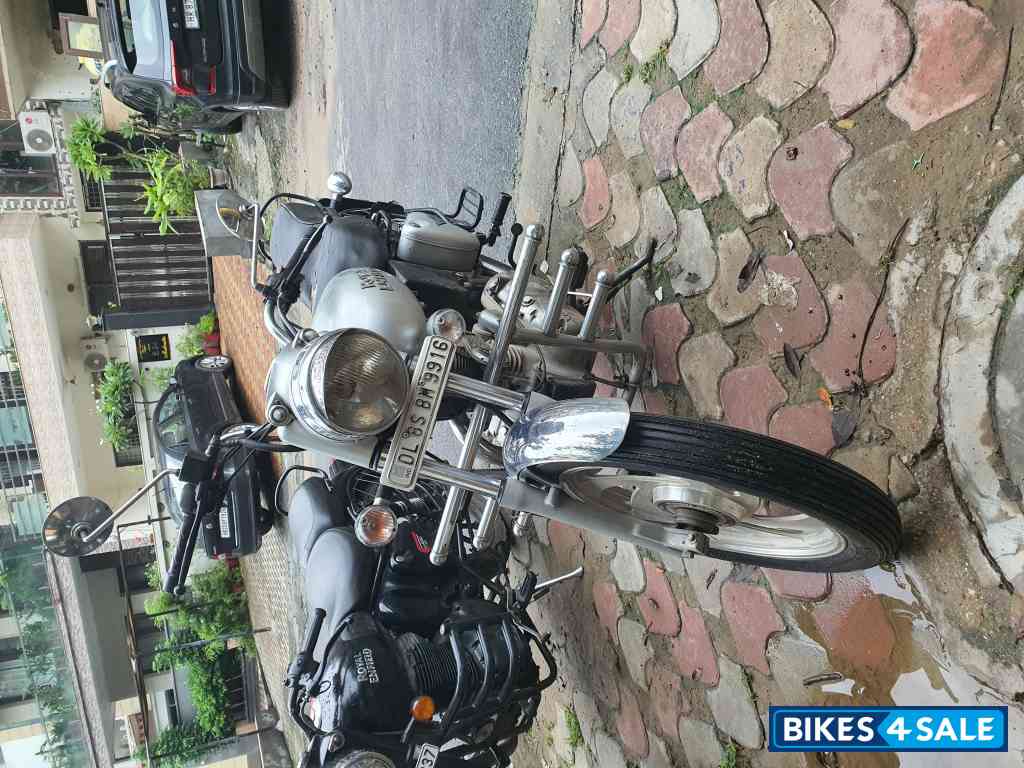 Silver Royal Enfield Bullet Electra Silver Royal Enfield Bullet Electra