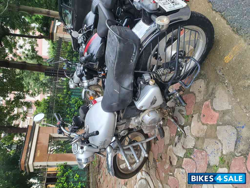 Silver Royal Enfield Bullet Electra Silver Royal Enfield Bullet Electra