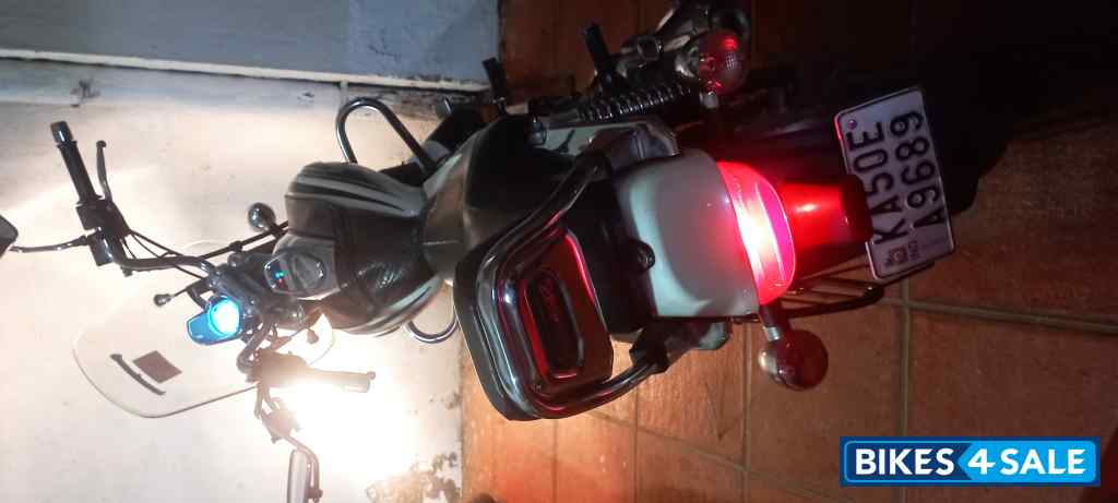 Bajaj Avenger Cruise 220 Bajaj Avenger Cruise 220