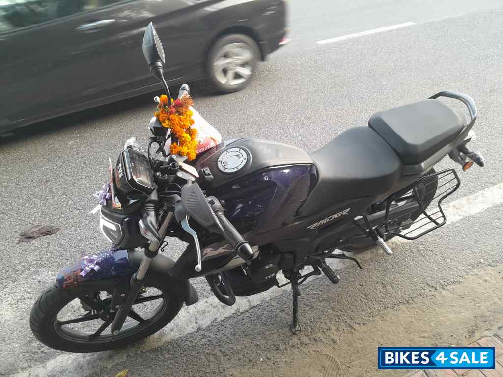 Blazing Blue TVS Raider 125 Drum