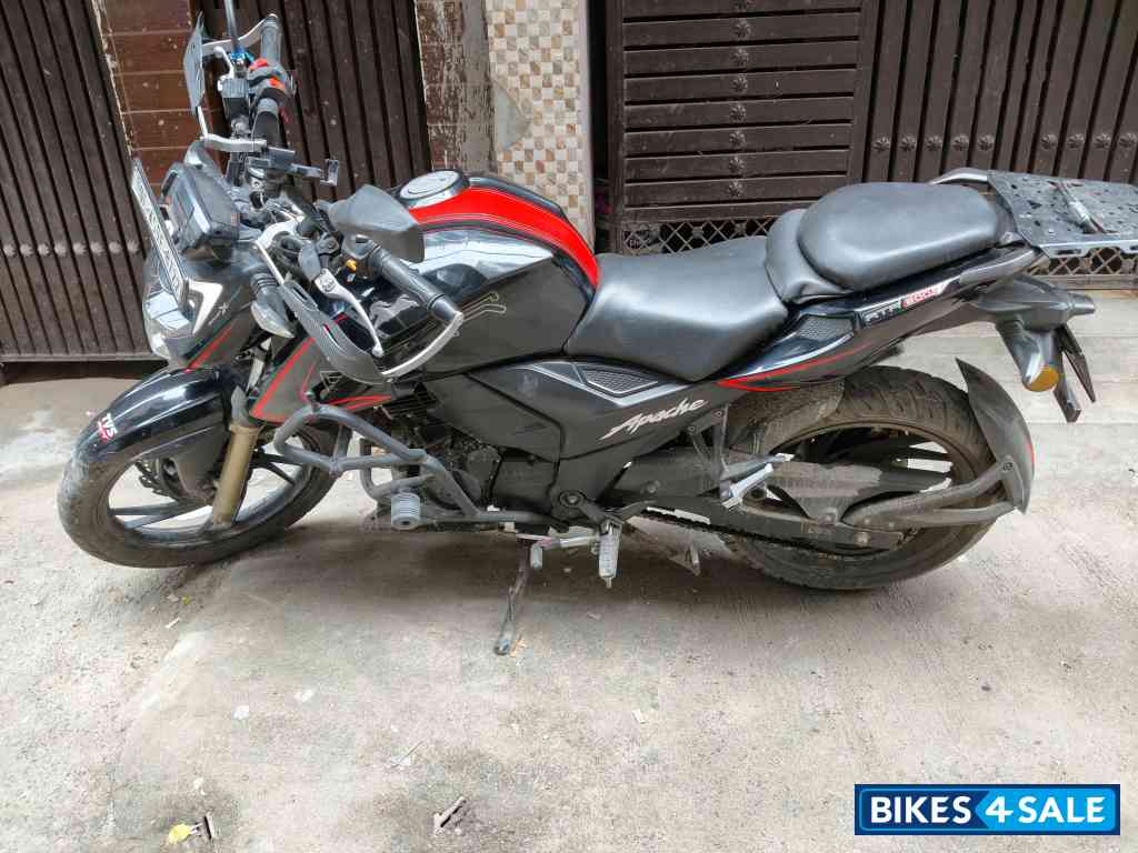 Red TVS Apache RTR 200 4V