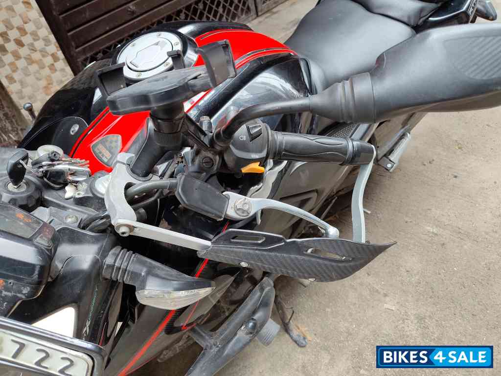 Red TVS Apache RTR 200 4V