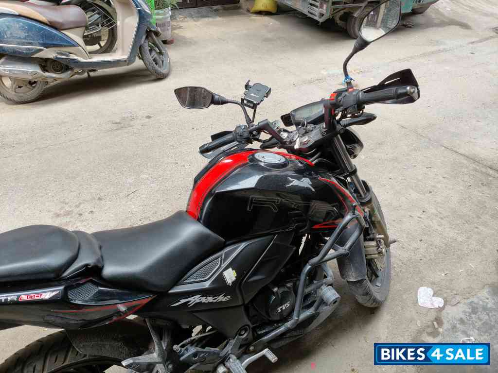 Red TVS Apache RTR 200 4V