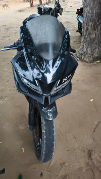 Black Yamaha YZF R15 V3 BS6