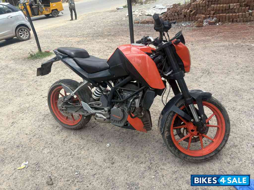 KTM Duke 200