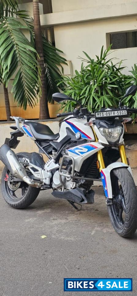 Whitw And Blue BMW G 310 R