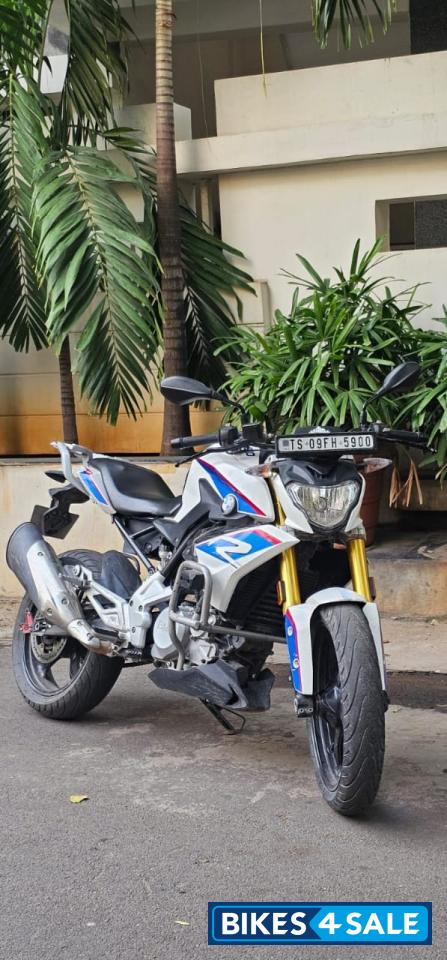 Whitw And Blue BMW G 310 R